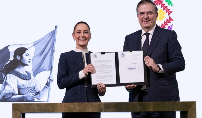 Presidenta Claudia Sheinbaum firma decreto para proteger a la industria textil nacional y fortalecer el desarrollo económico de México