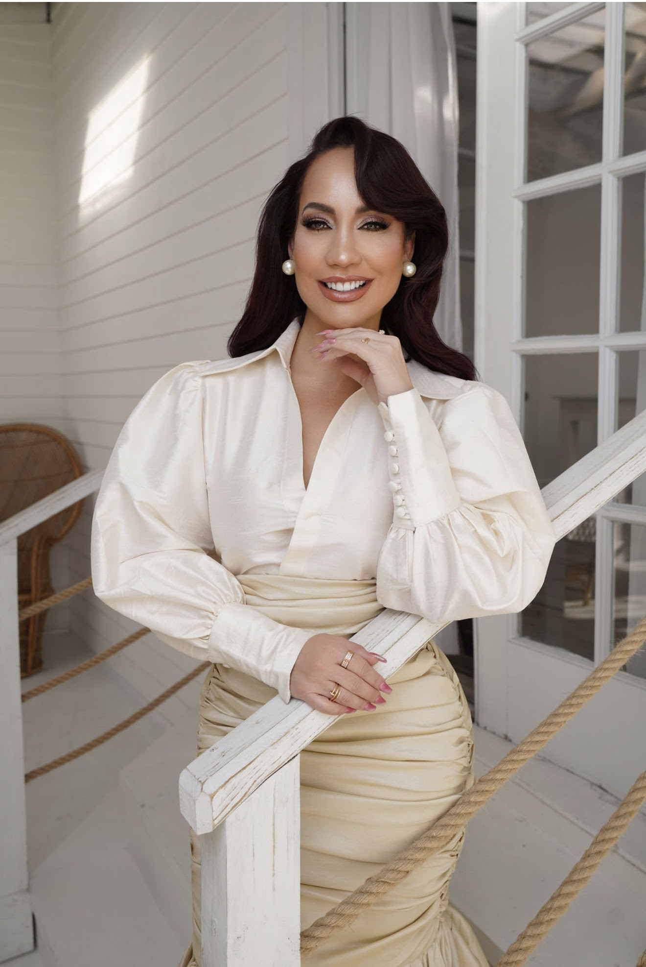 Tenay Rodríguez es conductora de televisión, productora, autora, conferencista y empresaria cubanoamericana. Su trabajo está enfocado en inspirar a las personas a transformar su historia, fortalecer su mentalidad, desarrollar su propósito y diseñar su mejor versión. Con una comunidad sólida y comprometida, Tenay comparte herramientas prácticas, entrevistas poderosas y experiencias reales que impulsan el crecimiento personal, emocional y financiero.  Fotos Tenay Rodríguez crédito: Tenavision