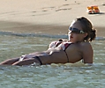 jessica alba-beach-6